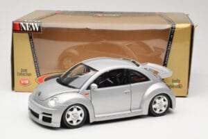Volkswagen New Beetle RSi Srebrny Bburago 1:18 3306 Metal — zdjęcie 8 z 8