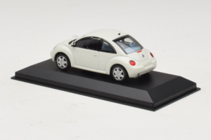 Volkswagen New Beetle Biały Minichamps 1:43 430058005 Metal — zdjęcie 3 z 4