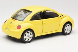 Volkswagen New Beetle Żółty Bburago 1:18 BEETLE001 Metal — zdjęcie 3 z 8