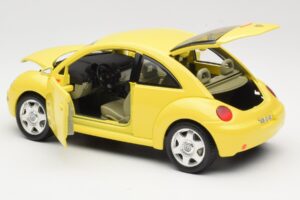 Volkswagen New Beetle Żółty Bburago 1:18 BEETLE001 Metal — zdjęcie 5 z 8