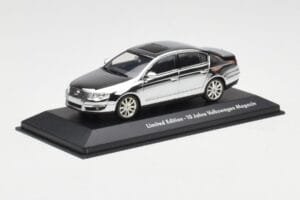 Volkswagen Passat B6 Chrome Silver 10 Years Volkswagen Magazine Minichamps 1:43 PASSAT004 Metal — zdjęcie 2 z 4