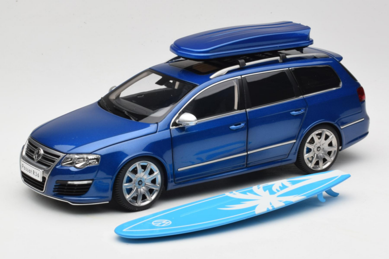 Volkswagen Passat B6 R36 Variant Niebieski NZG 1:18 KF044 Metal