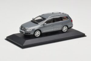 Volkswagen Passat B6 Variant Grey Metallic Minichamps 1:43 PASSAT005 Metal — zdjęcie 2 z 4