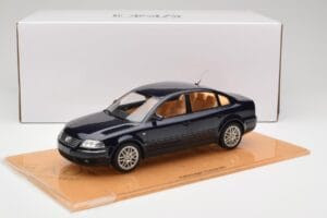 Volkswagen Passat W8 B5.5 Indigo Blue DNA 1:18 DNA000029 Metal — zdjęcie 6 z 6