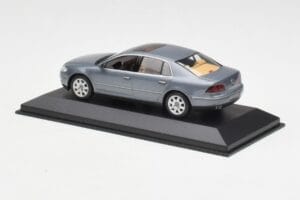 Volkswagen Phaeton 3D Szary Minichamps 1:43 3D0099300GPR7Q Metal — zdjęcie 3 z 4
