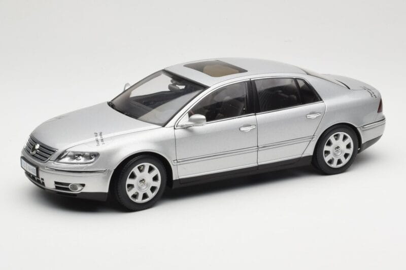 Volkswagen Phaeton D1 Silver Metallic AUTOart 1:18 79742 Metal