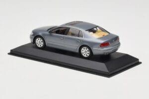Volkswagen Phaeton Light Blue Metallic Minichamps 1:43 VW002 Metal — zdjęcie 3 z 4