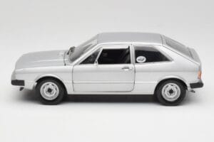 Volkswagen Scirocco GT Mk1 Silver Metallic Revell 1:18 08833 Metal — zdjęcie 4 z 8
