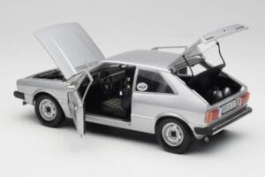 Volkswagen Scirocco GT Mk1 Silver Metallic Revell 1:18 08833 Metal — zdjęcie 5 z 8
