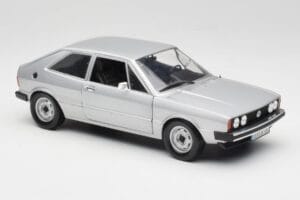 Volkswagen Scirocco GT Mk1 Silver Metallic Revell 1:18 08833 Metal — zdjęcie 6 z 8