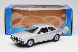 Volkswagen Scirocco GT Mk1 Silver Metallic Revell 1:18 08833 Metal — zdjęcie 8 z 8