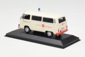 Volkswagen T2 Ambulance Malteser Hilfsdienst Minichamps 1:43 400053092 Metal — zdjęcie 3 z 4