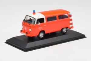 Volkswagen T2 Bus Straż Pożarna Frankfurt Czerwone Zderzaki Minichamps 1:43 400053091-V1 Metal — zdjęcie 2 z 4
