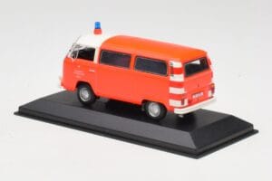 Volkswagen T2 Bus Straż Pożarna Frankfurt Minichamps 1:43 400053091-R Metal — zdjęcie 3 z 4