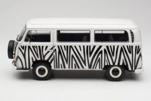 Volkswagen T2a Bus Safari Schuco 1:18 00191 Metal — zdjęcie 4 z 8