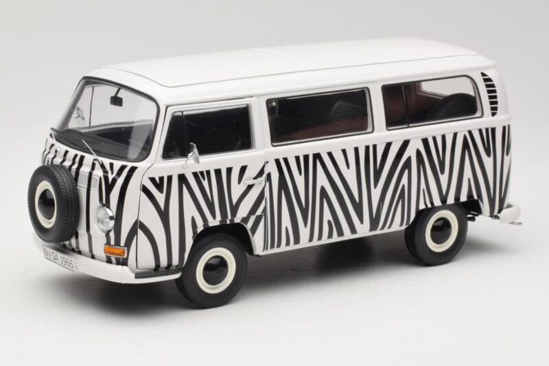 Volkswagen T2a Bus Safari Schuco 1:18 00191 Metal