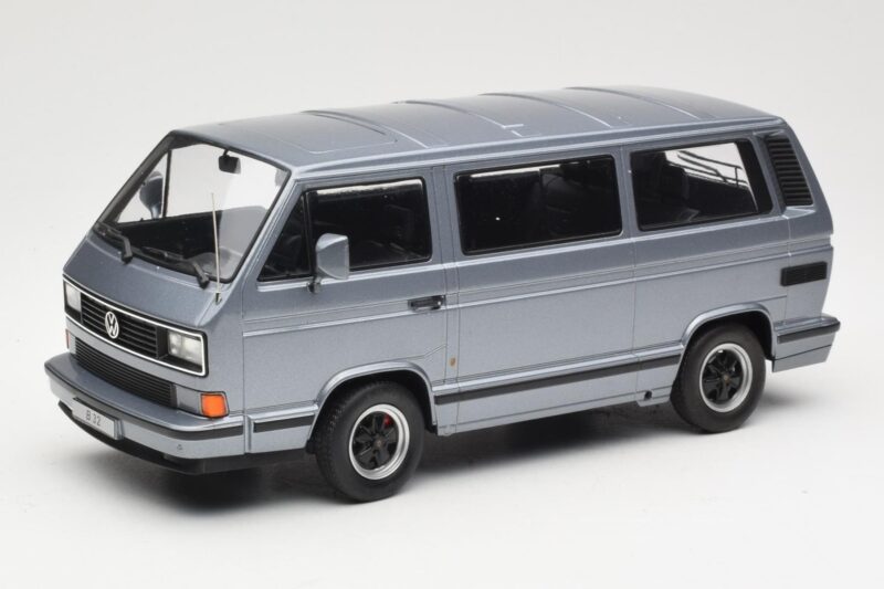 Volkswagen T3 Porsche B32 Minibus Niebieski KK-Scale 1:18 KKDC180221 Metal
