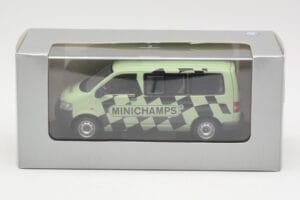 Volkswagen T5 Bus Zielony Minichamps 1:43 T5002 Metal — zdjęcie 4 z 4