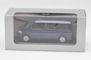 Volkswagen T5 Bus Shadow Blue Minichamps 1:43 842902102 Metal — zdjęcie 4 z 4