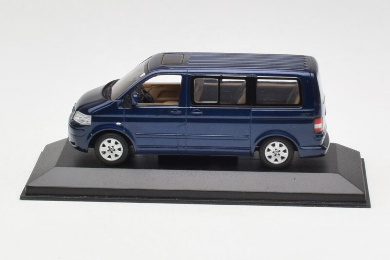 Volkswagen T5 Bus Shadow Blue Minichamps 1:43 842902102 Metal
