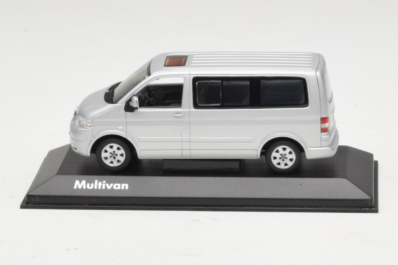 Volkswagen T5 Bus Srebrny Minichamps 1:43 T5003 Metal
