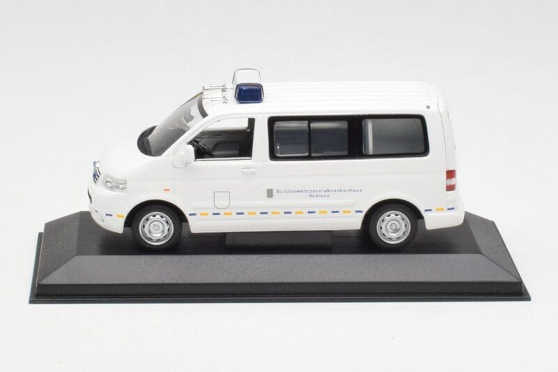 Volkswagen T5 Multivan Bundeswehr Lekarz Ratunkowy Prototyp Minichamps 1:43 400052291-P1 Metal