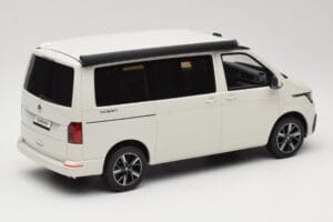 Volkswagen T6.1 California Ocean Candy White Otto 1:18 OT488 Żywica — zdjęcie 2 z 6