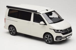 Volkswagen T6.1 California Ocean Candy White Otto 1:18 OT488 Żywica — zdjęcie 4 z 6