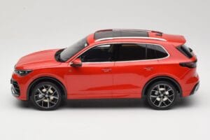 Volkswagen Tiguan eTSI R-Line Persimmon Red Metallic Otto 1:18 OT489 Żywica — zdjęcie 3 z 6