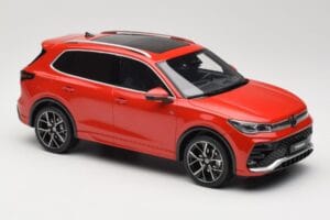 Volkswagen Tiguan eTSI R-Line Persimmon Red Metallic Otto 1:18 OT489 Żywica — zdjęcie 4 z 6