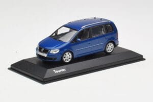 Volkswagen Touran Niebieski Minichamps 1:43 TOURAN002 Metal — zdjęcie 2 z 4