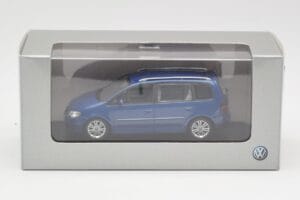 Volkswagen Touran Niebieski Minichamps 1:43 TOURAN002 Metal — zdjęcie 4 z 4