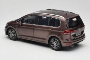 Volkswagen Touran 5T Brązowy Paudi Model 1:18 ZVE000003BRA Metal — zdjęcie 7 z 8