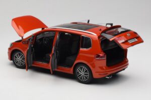 Volkswagen Touran 5T Pomarańczowy Paudi Model 1:18 ZVE000003ORA Metal — zdjęcie 5 z 8