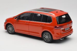 Volkswagen Touran 5T Pomarańczowy Paudi Model 1:18 ZVE000003ORA Metal — zdjęcie 7 z 8