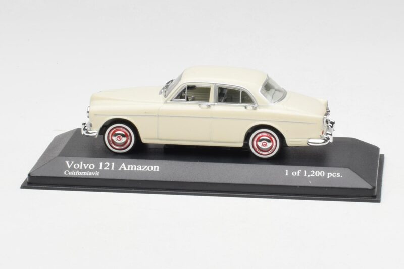 Volvo 121 Amazon Biały Minichamps 1:43 430171040 Metal
