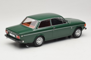 Volvo 142 Zielony MCG 1:18 MCG18005 Metal — zdjęcie 2 z 6