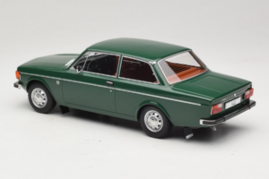 Volvo 142 Zielony MCG 1:18 MCG18005 Metal — zdjęcie 5 z 6