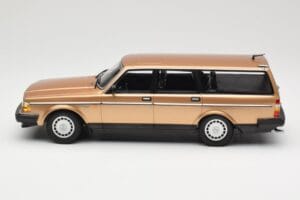 Volvo 240 GL Kombi Gold Metallic Minichamps 1:18 155171415 Metal — zdjęcie 3 z 6