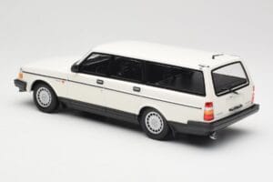 Volvo 240 GL Kombi Biały Minichamps 1:18 155171412 Metal — zdjęcie 5 z 6