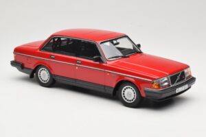 Volvo 240 GL Ciemnoczerwony Minichamps 1:18 166171401 Metal — zdjęcie 4 z 6