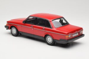 Volvo 240 GL Ciemnoczerwony Minichamps 1:18 166171401 Metal — zdjęcie 5 z 6