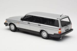 Volvo 240 GL Estate Srebrny Minichamps 1:18 155171416 Metal — zdjęcie 5 z 6
