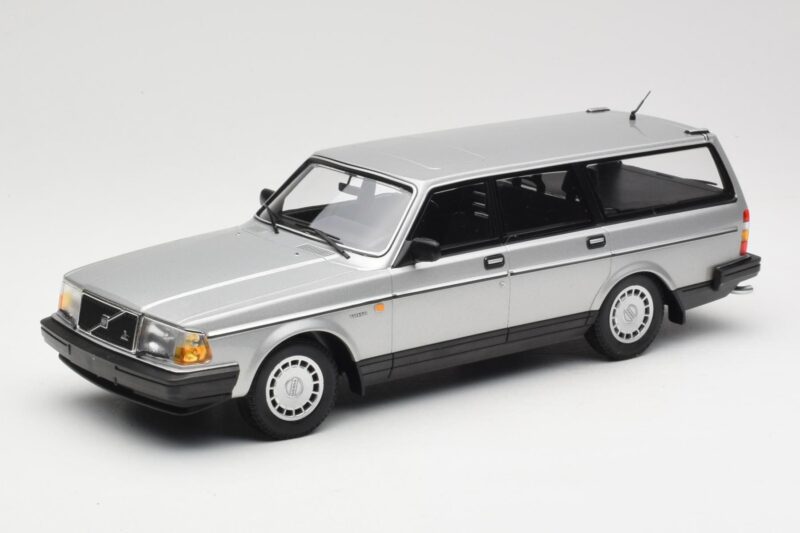 Volvo 240 GL Estate Srebrny Minichamps 1:18 155171416 Metal