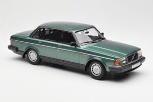 Volvo 240 GL Zielony Metalik Minichamps 1:18 155171400 Metal — zdjęcie 4 z 6