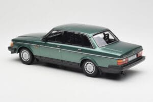Volvo 240 GL Zielony Metalik Minichamps 1:18 155171400 Metal — zdjęcie 5 z 6