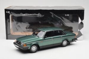 Volvo 240 GL Zielony Metalik Minichamps 1:18 155171400 Metal — zdjęcie 6 z 6