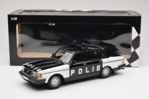 Volvo 240 GL Polis Sweden Czarny Minichamps 1:18 155171497 Metal — zdjęcie 6 z 6