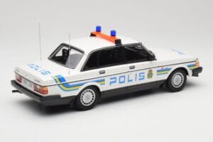 Volvo 240 GL Polis Sweden Minichamps 1:18 155171490 Metal — zdjęcie 2 z 6