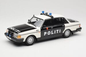 Volvo 240 GL Politi Norway Czarny Minichamps 1:18 Volvo 240 GL Politi Norway Czarny Minichamps 1:18 155171496 Metal